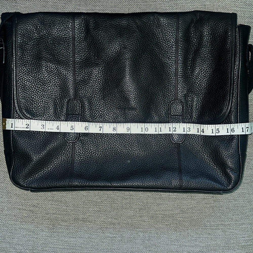 Cole Haan Men’s Black Leather Laptop\Messenger Bag with Adjustable Strap - Picture 9 of 11